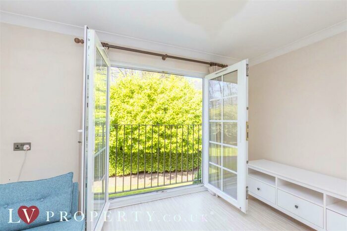 2 Bedroom Apartment To Rent In Pakenham Road, Edgbaston, Birmingham, B15