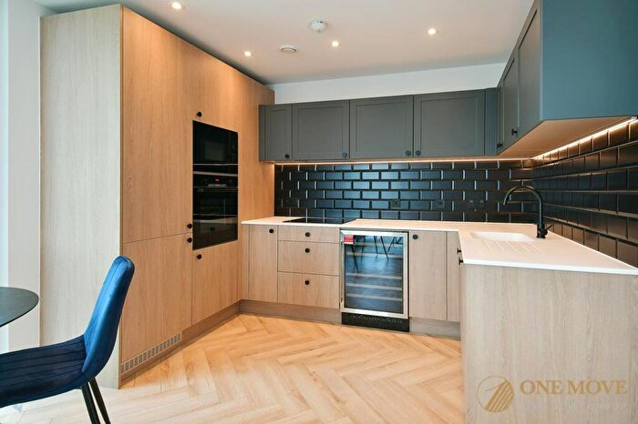 2 Bedroom Flat For Sale In Bankside Boulevard, Salford, M3
