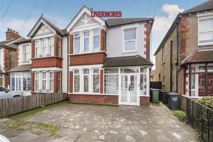 3 Bedroom Semi-detached House For Sale In Watling Street, Dartford, DA1