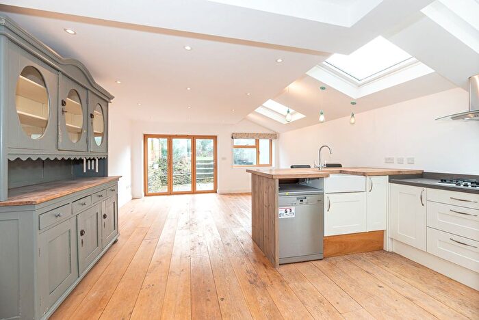 2 Bedroom Flat To Rent In Disraeli Road, London, SW15