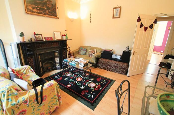 1 Bedroom Flat To Rent In Ninian Road, Cardiff, CF23