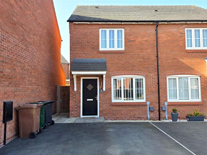 2 Bedroom House To Rent In Crampton Close, Midway, DE11