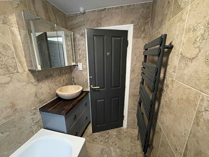 1 Bedroom Flat To Rent In Mortlake Road, Kew, Richmond, TW9