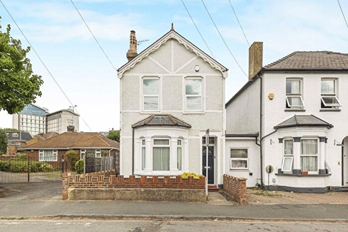 3 Bedroom Detached House For Sale In Cromwell Road, Feltham, TW13