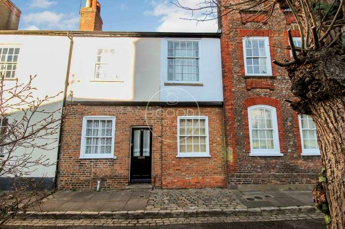 2 Bedroom Terraced House To Rent In St Mary's Square, Aylesbury, HP20