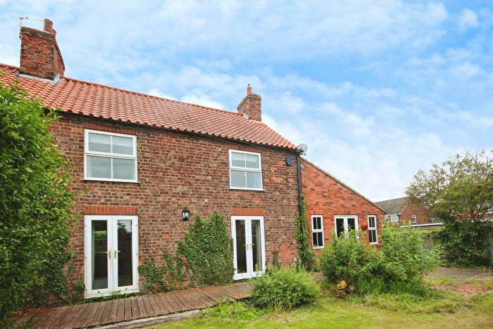 4 Bedroom Semi-Detached House To Rent In Yarborough Road, Keelby, DN41