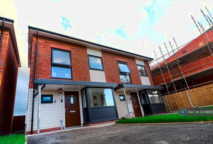 2 Bedroom Semi-Detached House To Rent In Commonwealth Avenue, Manchester, M11