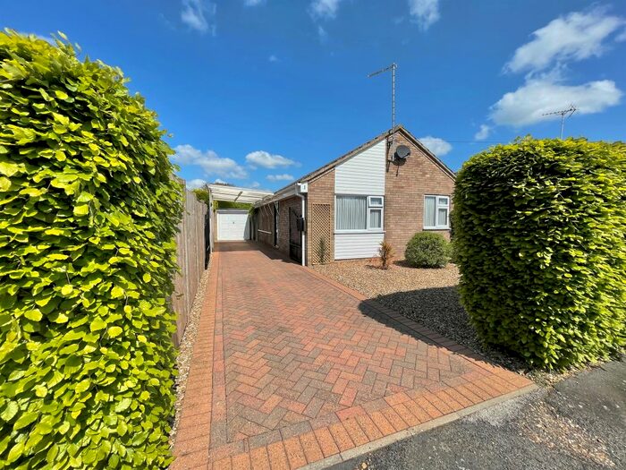 2 Bedroom Detached Bungalow For Sale In Deer Park Road, Langtoft, Peterborough, PE6