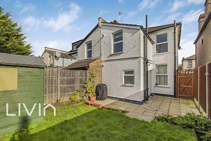 2 Bedroom Semi-Detached House For Sale In Sylverdale Road, Croydon, Surrey, CR0