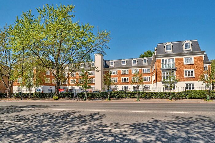2 Bedroom Flat For Sale In Tweedy Road, Bromley, BR1