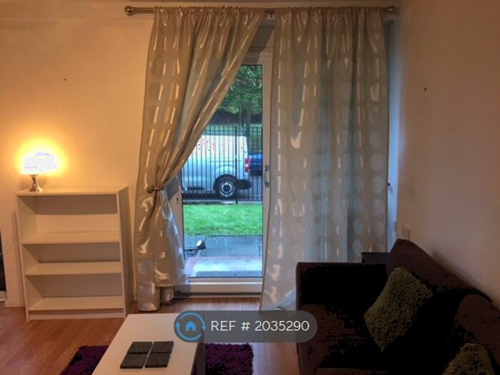 1 Bedroom Flat To Rent In Rydens House, London, SE9