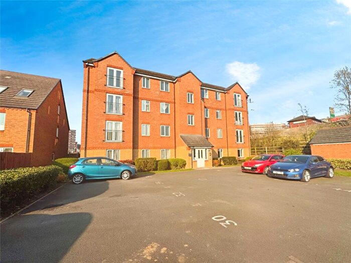 2 Bedroom Flat To Rent In Wellspring Gardens, Dudley, West Midlands, DY2