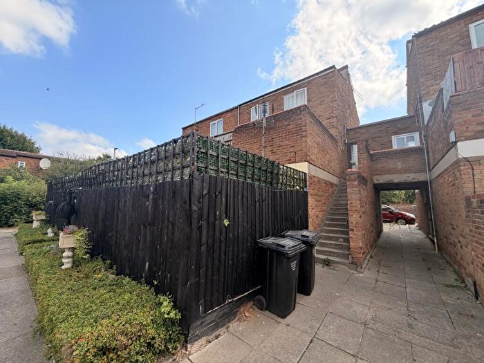 2 Bedroom Maisonette For Sale In Brundish, Pitsea, Basildon, Essex, SS13