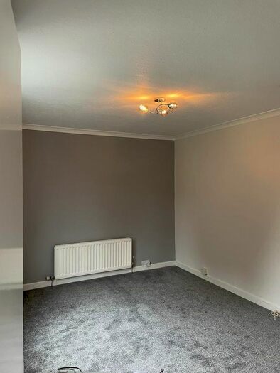 4 Bedroom Flat To Rent In Carrick Knowe Grove, Edinburgh, EH12