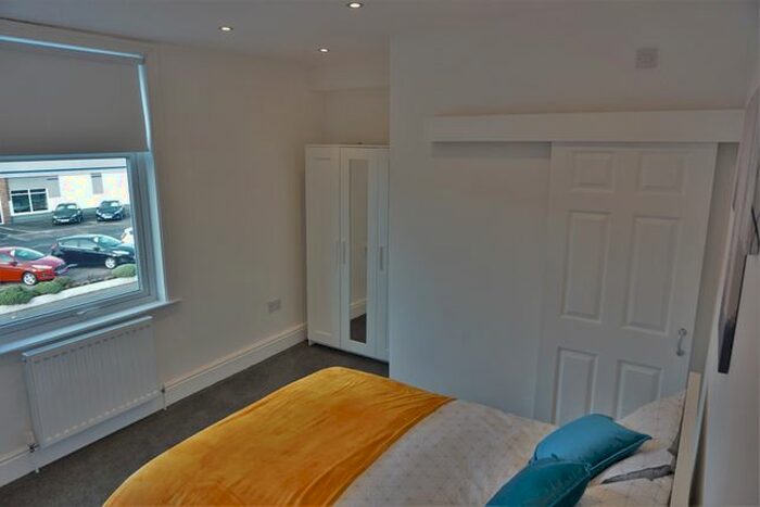 1 Bedroom Flat To Rent In Aberford Road, Oulton, Leeds, LS26