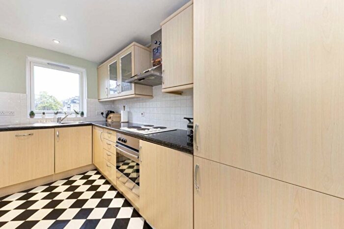 2 Bedroom Flat To Rent In Nevill Court, Edith Terrace, SW10