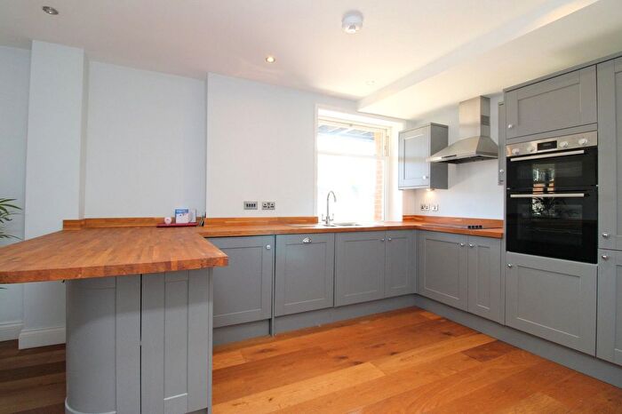 2 Bedroom Flat For Sale In Chevalier Road, Felixstowe, Suffolk, IP11