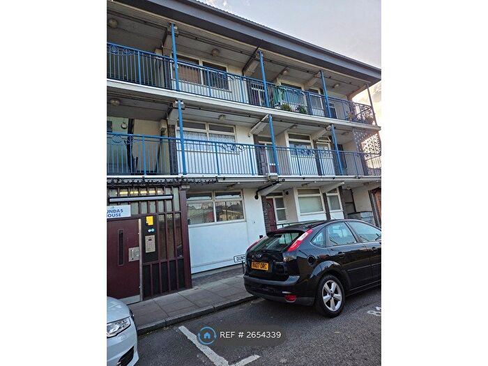 2 Bedroom Flat To Rent In Dundas House, London, E2