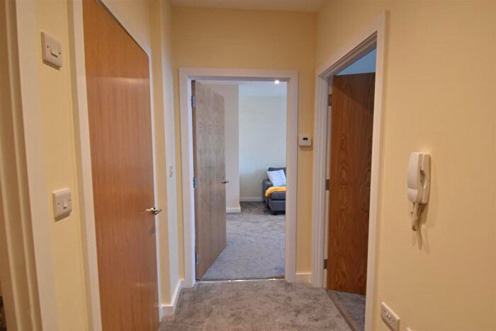 1 Bedroom Flat To Rent In Talisman Square, Sexton House, CV8