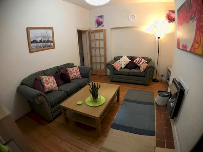 2 Bedroom Flat To Rent In Addycombe Terrace, Newcastle Upon Tyne NE6