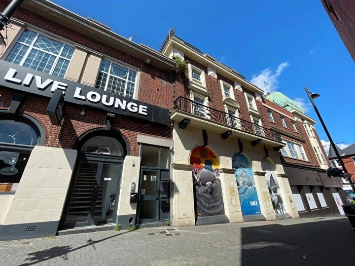 2 Bedroom Flat To Rent In High Street, Southend On Sea, SS1