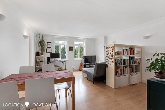 1 Bedroom Flat For Sale In Stoke Newington High Street, Abney Park Court, N16