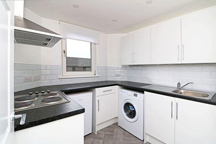 2 Bedroom Flat To Rent In Clepington Road, Dundee, DD3