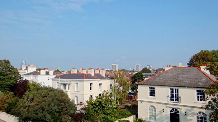 3 Bedroom Flat To Rent In Kent Road, Southsea, PO5
