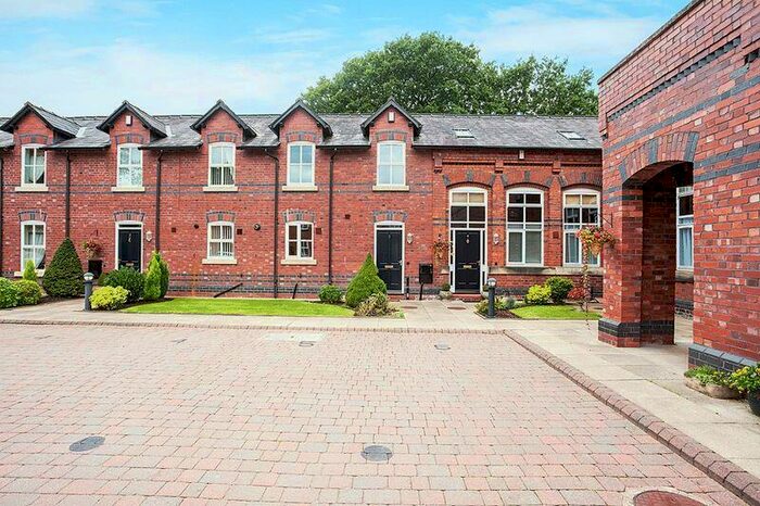 3 Bedroom Town House To Rent In Grange Park Drive, Biddulph, ST8