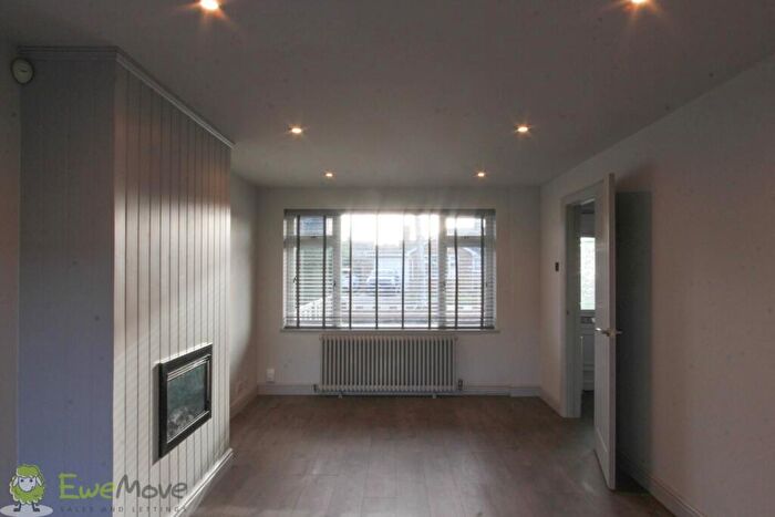 3 Bedroom Semi Detached House To Rent In Stanway Road, Cheltenham, GL51