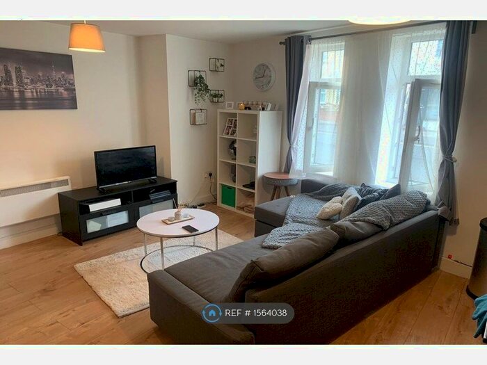 1 Bedroom Flat To Rent In Station Road, Rainham, Gillingham, ME8