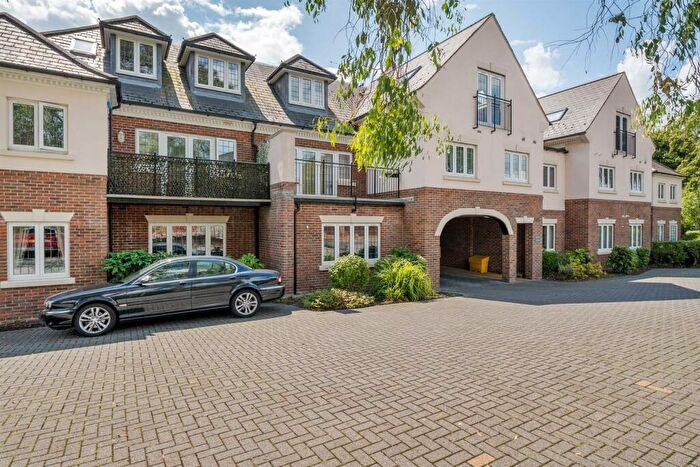 2 Bedroom Flat To Rent In Heath Road, Locks Heath, SO31