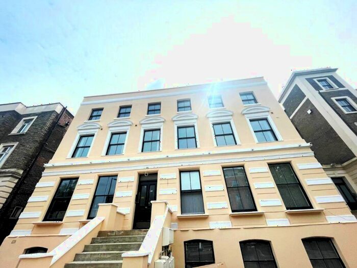 2 Bedroom Flat To Rent In Camden Road, London, N7