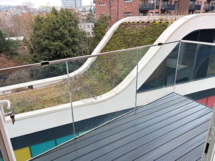 2 Bedroom Flat To Rent In Very Near Filmworks Walk Area, Ealing Broadway, W5