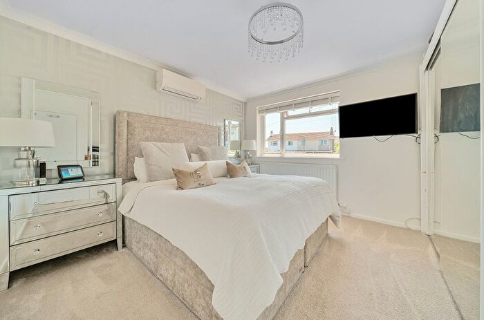 3 Bedroom Semi-Detached House For Sale In Duchy Drive, Preston, Paignton, Devon, TQ3