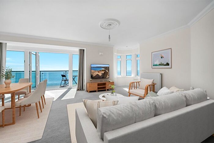 4 Bedroom Flat For Sale In Highcliffe Road, Swanage, BH19