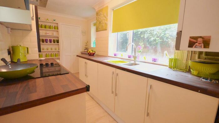 2 Bedroom Terraced House To Rent In Westfield Road, Caversham, RG4