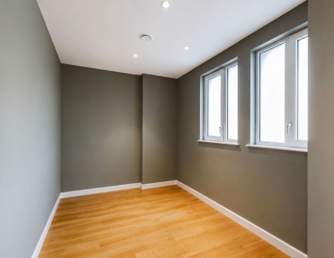 2 Bedroom Flat For Sale In Canning Road, Croydon, CR0