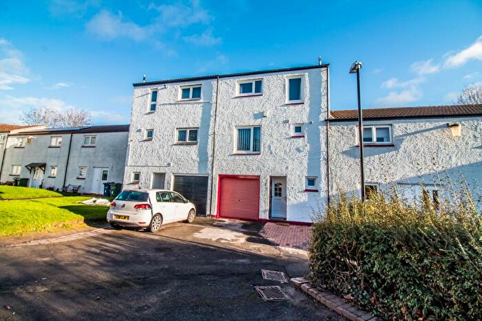 4 Bedroom Town House To Rent In Longacre, Fatfield, Washington, Tyne And Wear, NE38