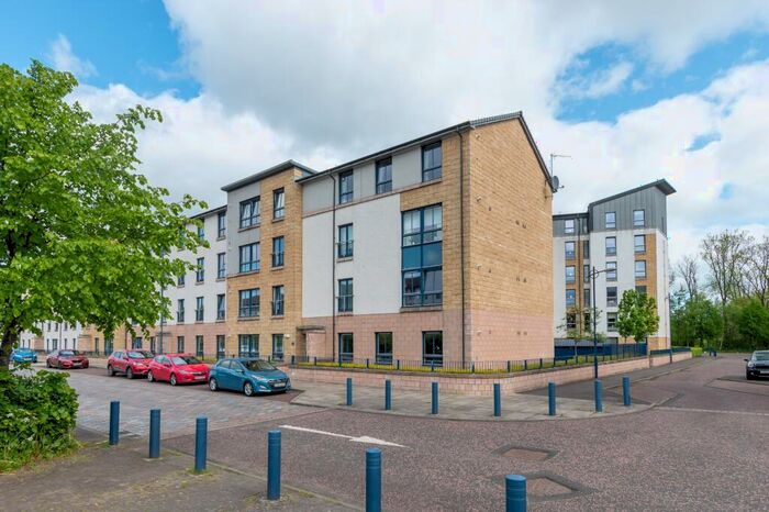 2 Bedroom Flat To Rent In Oatlands Square, Flat /, New Gorbals, Glasgow, G5