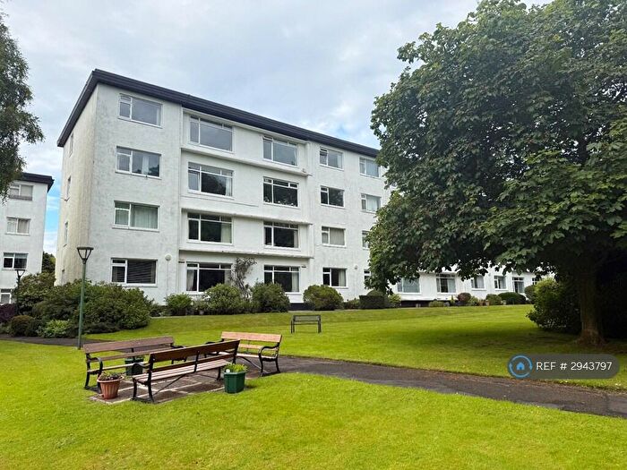 2 Bedroom Flat To Rent In Strathclyde Court, Helensburgh, G84