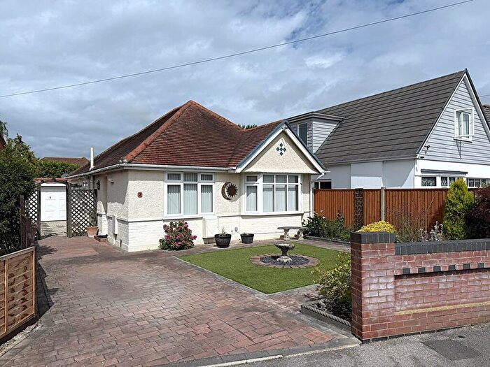 3 Bedroom Detached Bungalow For Sale In Hiley Road, Oakdale, Poole, BH15