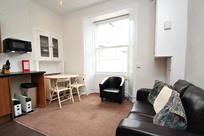 3 Bedroom Apartment To Rent In Grindlay Street, Old Town, Edinburgh, EH3