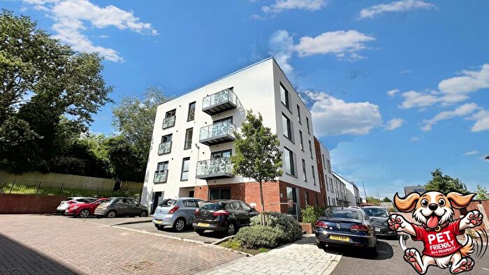 2 Bedroom Apartment To Rent In Oakhill Drive, Bristol, BS3