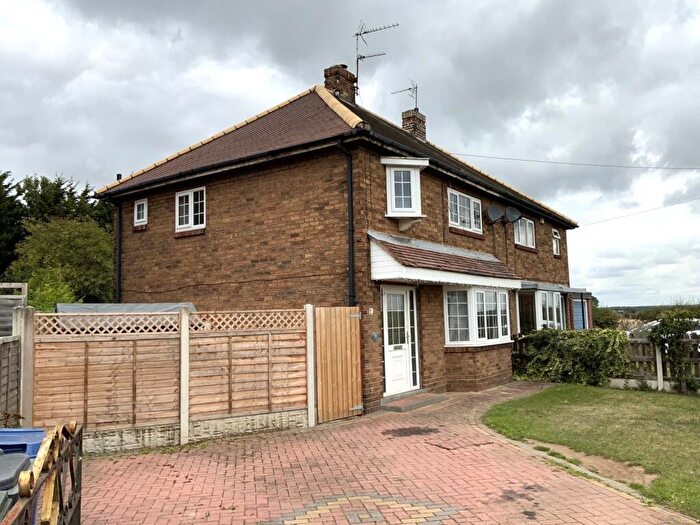 3 Bedroom Semi-Detached House For Sale In Stafford Road, Woodlands, DN6