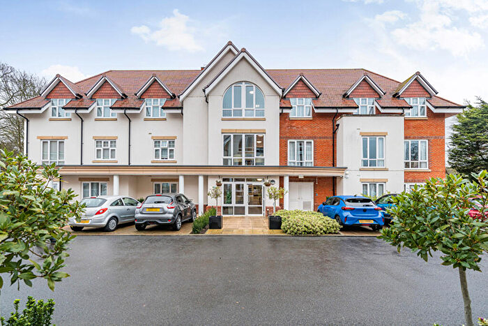 2 Bedroom Apartment For Sale In Rowhill Road, Hextable, Swanley, BR8