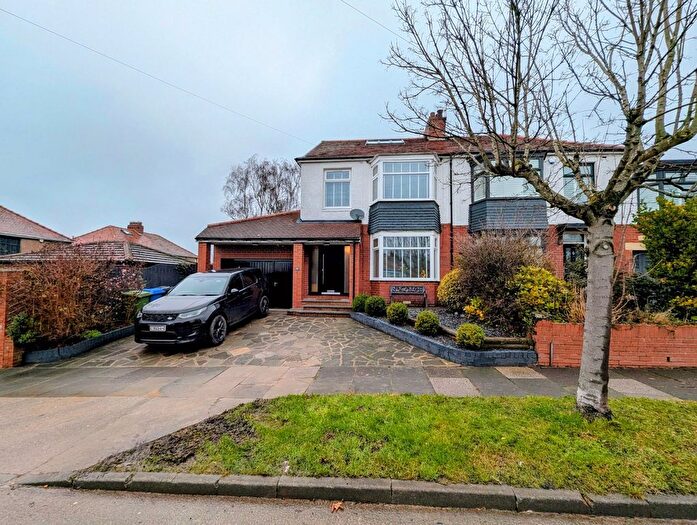 5 Bedroom Semi Detached House For Sale In North Avenue, South Shields, NE34
