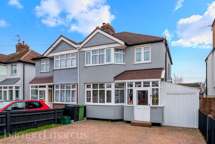 3 Bedroom House To Rent In Ruxley Lane, Epsom, KT19