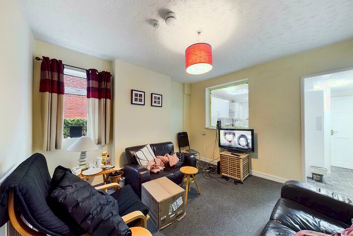 5 Bedroom Private Hall To Rent In Osborne Road North - Student Property, SO17