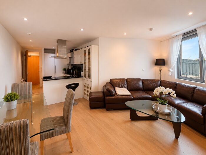 2 Bedroom Flat To Rent In Altitude Apartments, Croydon, CR0